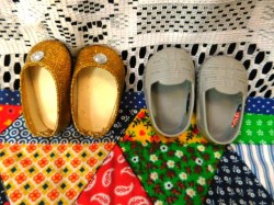 2 PAIRS OF DOLL SHOES, GOLD GLITTER AMERICAN GIRL DOLL BALLET AND SANDALS FOR OG DOLLS